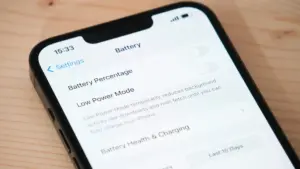 Recognizing the Warning Signs: When Your iPhone Battery Needs Replacement