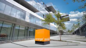 Telecoms and Tech Roundup: Orange Secures Subsea Joint Venture, Vodafone Boosts Capacity, and Starlink Faces Scrutiny in Ukraine